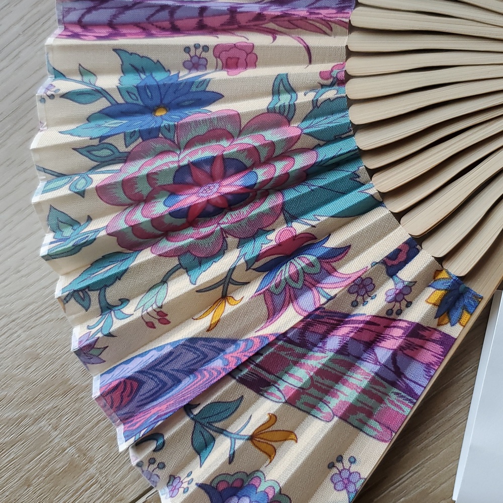 Spell Lovebird Handheld Fan - Chamomile - Picture 5 of 5